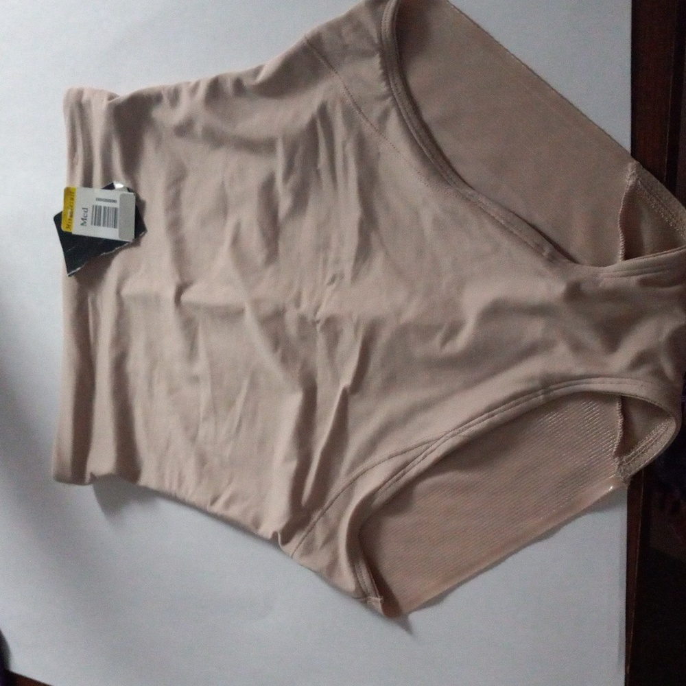 Calson Faja women